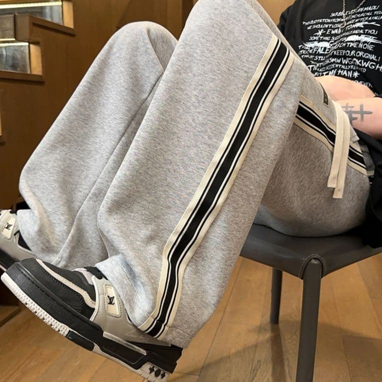 【メンズ】スウェットパンツ サイドライン入りゆったりスウェットパンツ
