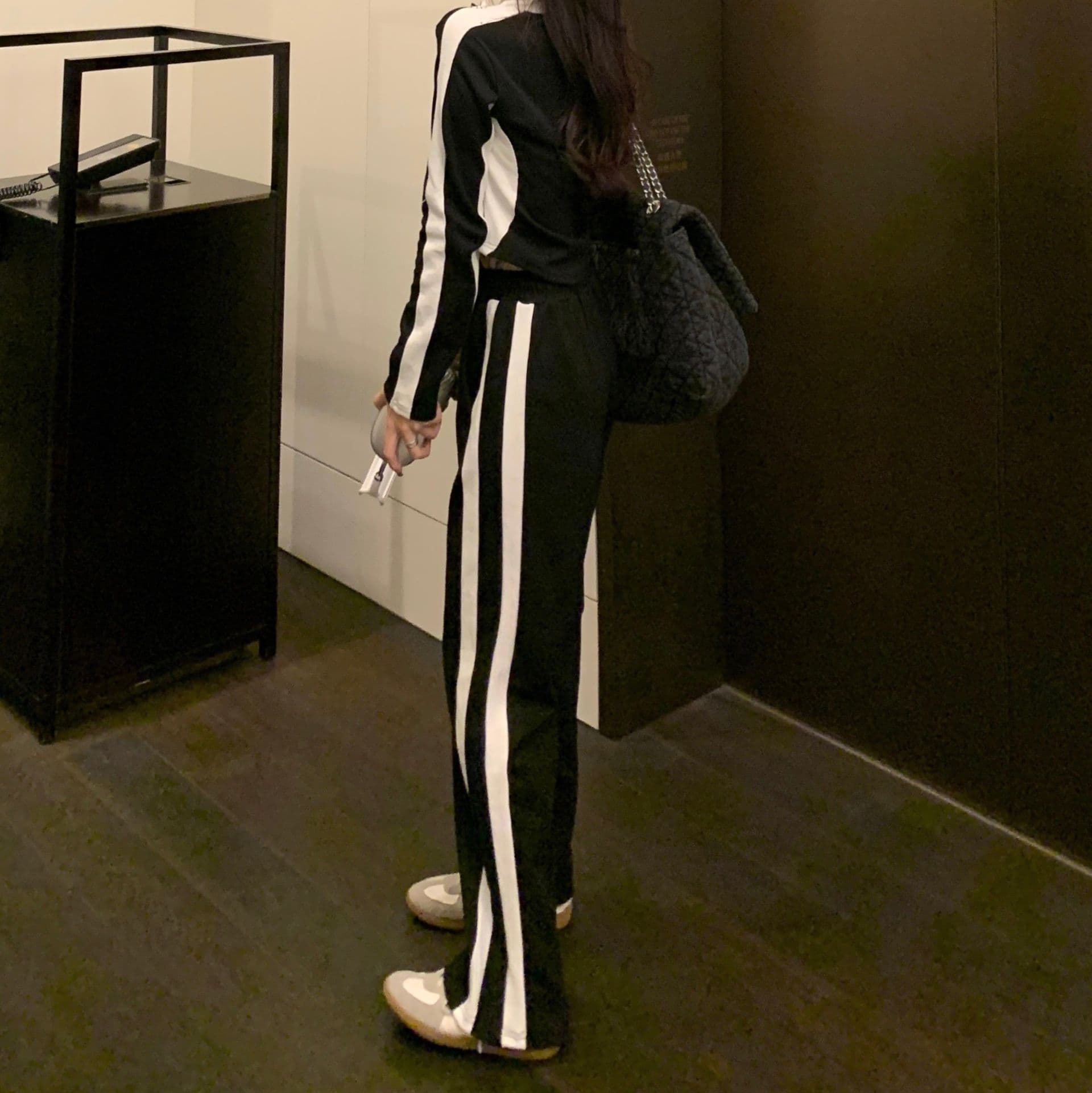 【レディース上下セット】スウェットパンツ サイドライン入りゆったりスウェットパンツ