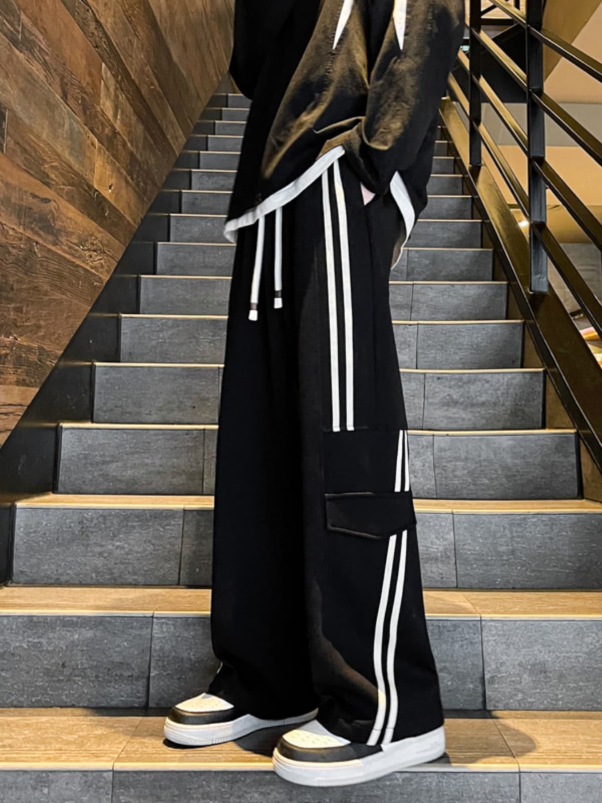 【メンズ】スウェットパンツ 縦ライン入り ゆったりスウェットパンツ