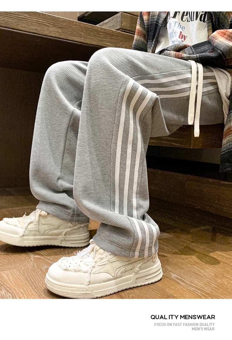 【メンズ】スウェットパンツ 三本ライン入りゆったりスウェットパンツ
