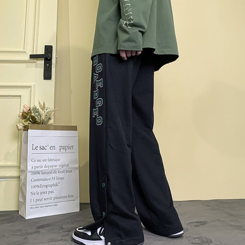 【メンズ】スウェットパンツ スウェットパンツ ロゴ入りサイドボタンワイドパンツ