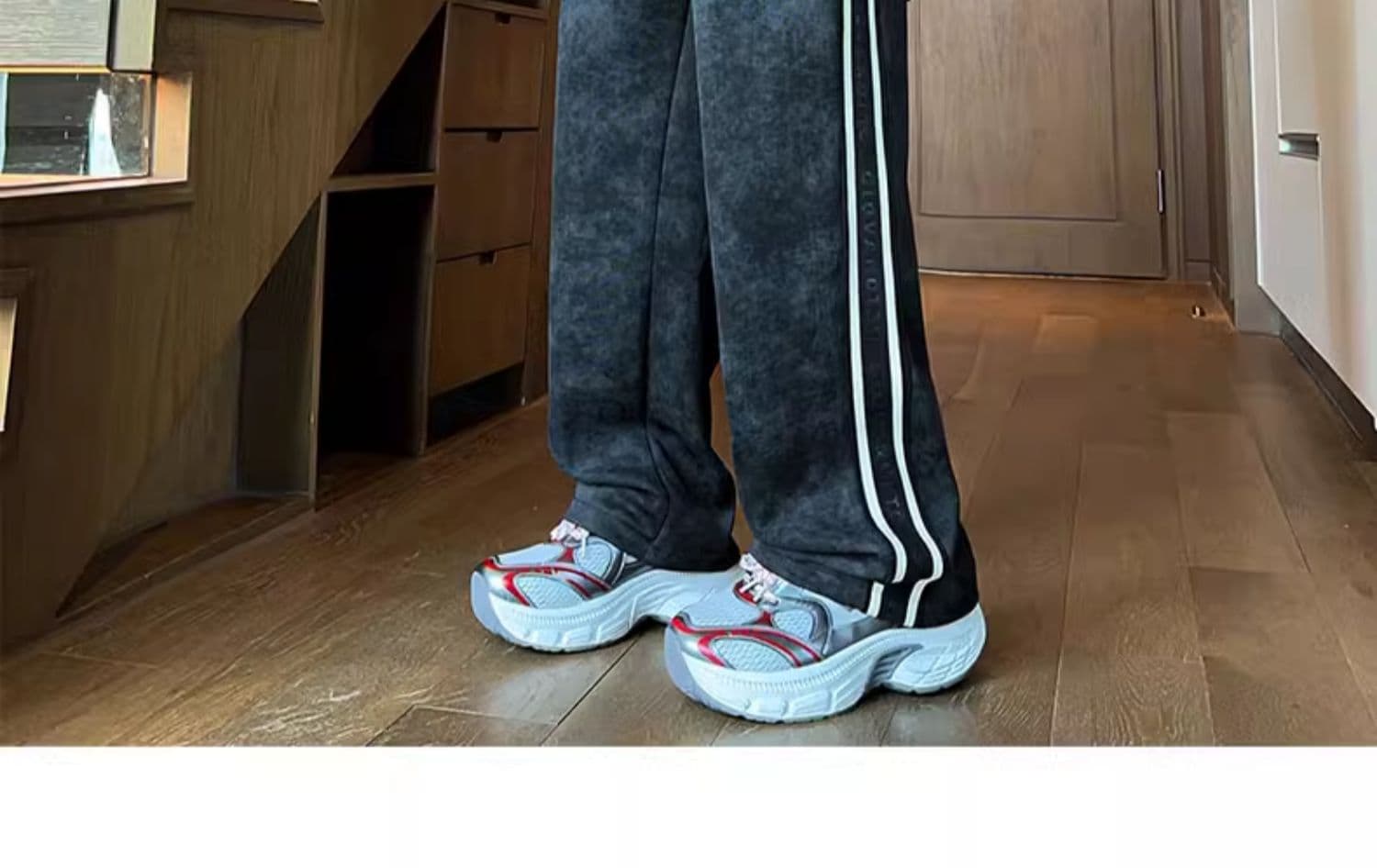 【メンズ】ライン装飾ワイドシルエットスウェットパンツ